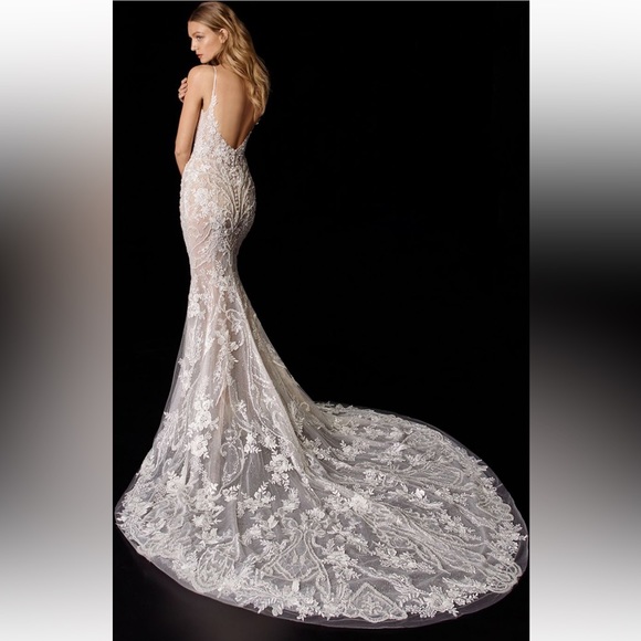 Enzoani Phoebe Wedding gown - brand new, never worn, never altered. - Picture 2 of 9